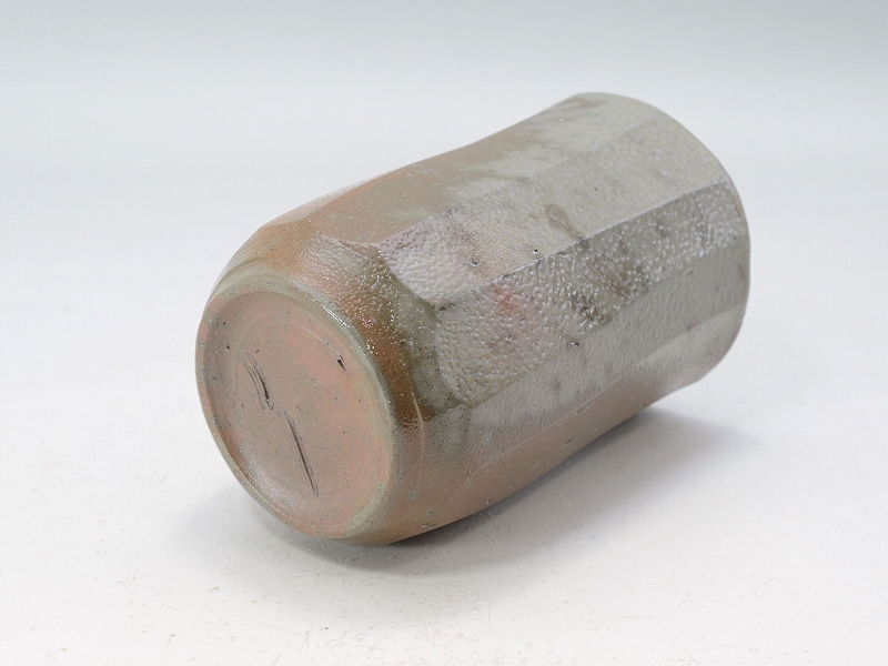 24056]青窯変面取湯呑（伊勢崎紳）｜備前焼わかくさ